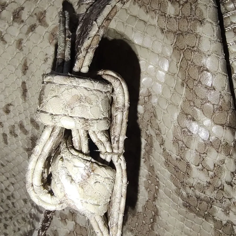Sharif vintage snake textured handbag EUC